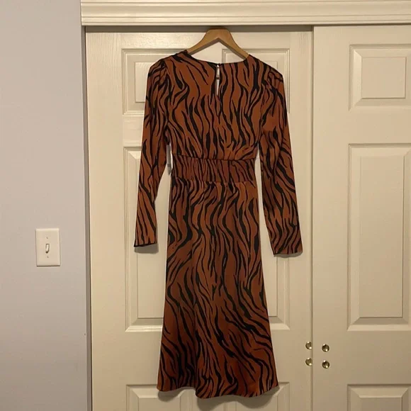 NWT Bar III - Animal Tiger Print Long Sleeve Midi Dress - Size XS - Picture 10 of 13